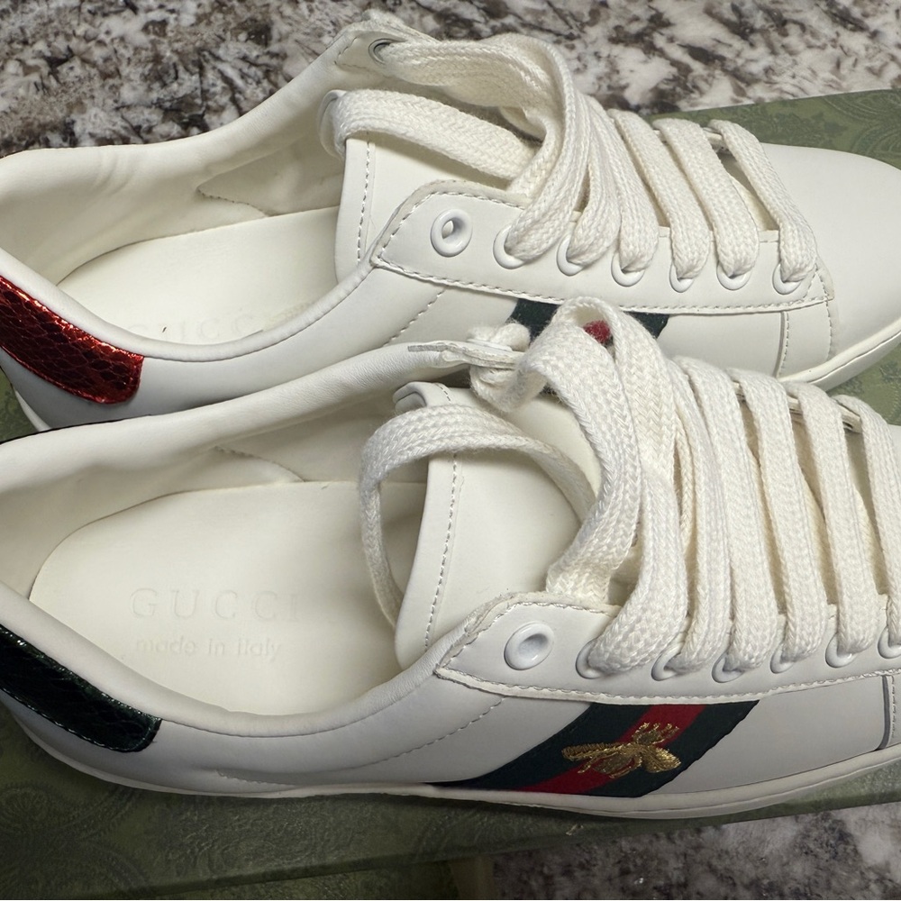 Gucci White Sneakers with Red and Green Accents-New, never worn - Picture 4 of 6